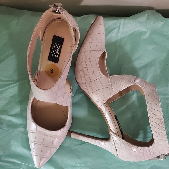 Jones New York Christine white pumps Size 8 - Picture 12 of 15